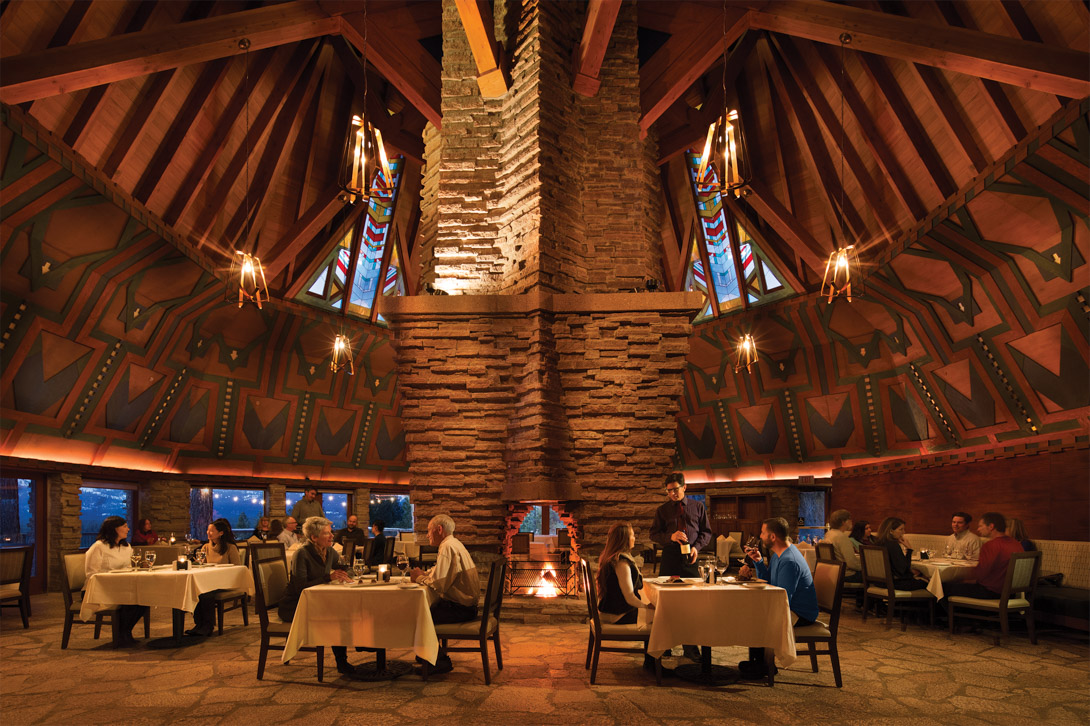 Dinner at the Frank Lloyd Wright– designed clubhouse at Nakoma.