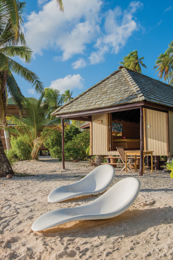 Lodging and beach fun in Tuamotus.